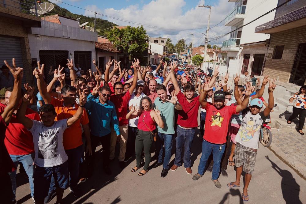 Prefeito do PSDB, vice e bancada de vereadores retiram apoio a João Azevêdo e anunciam a Veneziano