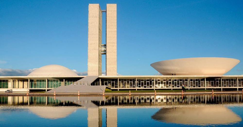 Senado quer discutir fim da reeleição presidencial e mandatos de cinco anos