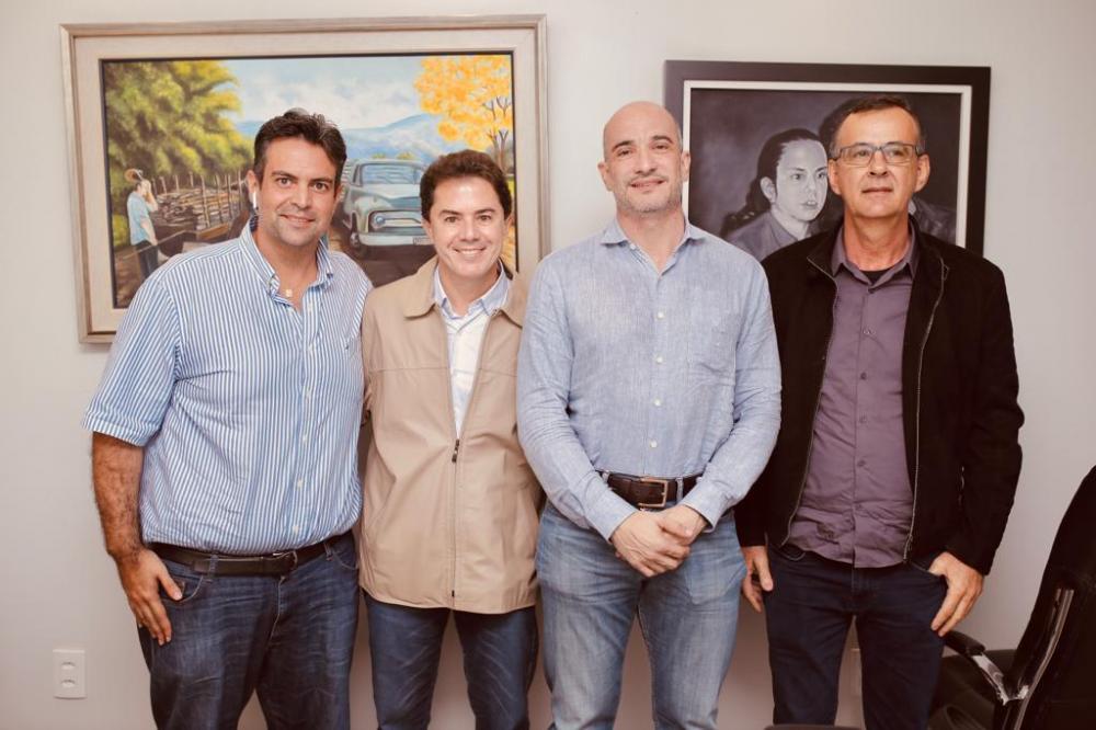 Veneziano recebe diretores do Hospital do Amor e unidade a ser construída em Campina Grande já tem área definida