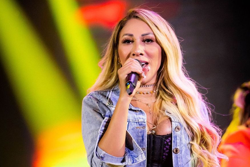 Taty Girl pausa show para denunciar agressão no São João de Campina Grande: 