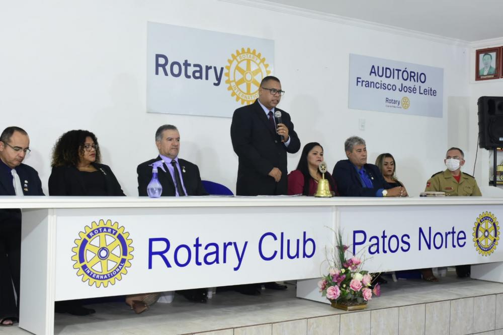 Jornalista Paulo Costa é empossado como novo Presidente do Rotary Club de Patos Norte