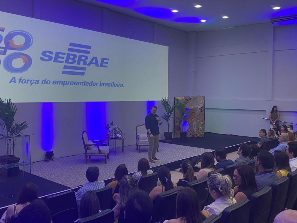 Sebrae Paraíba promove palestra com psicólogo Rossandro Klinjey em Patos