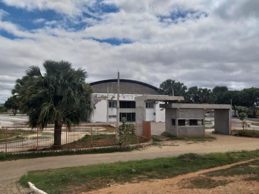 Dr. Ramonilson Alves apresenta propostas de incentivo ao esporte e lamenta atraso na reforma do Ginásio 