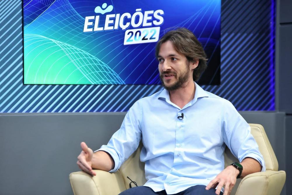 Pedro critica sucateamento das escolas estaduais: “Governo deveria se envergonhar, mas vamos mudar essa realidade”