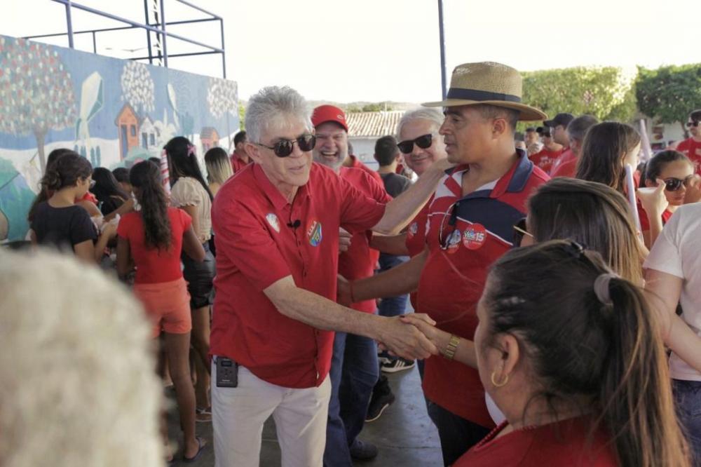 Ricardo Coutinho inaugura primeira caravana de campanha ao Senado, no Vale do Piancó