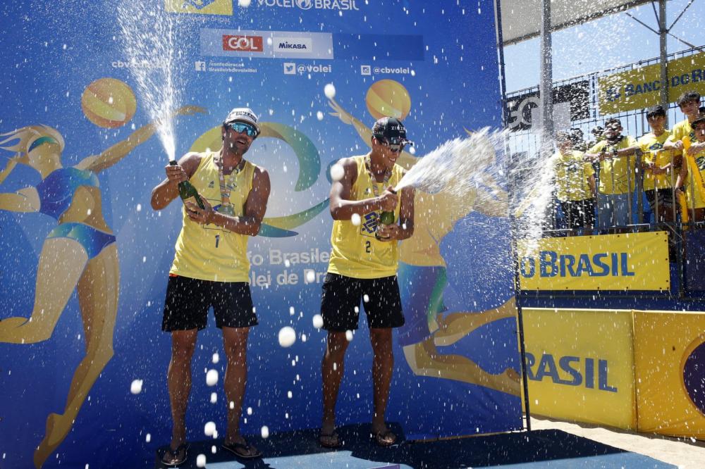 Ao lado de Renato, paraibano Vitor Felipe é campeão do Top 8 na etapa de Fortaleza do Circuito Brasileiro