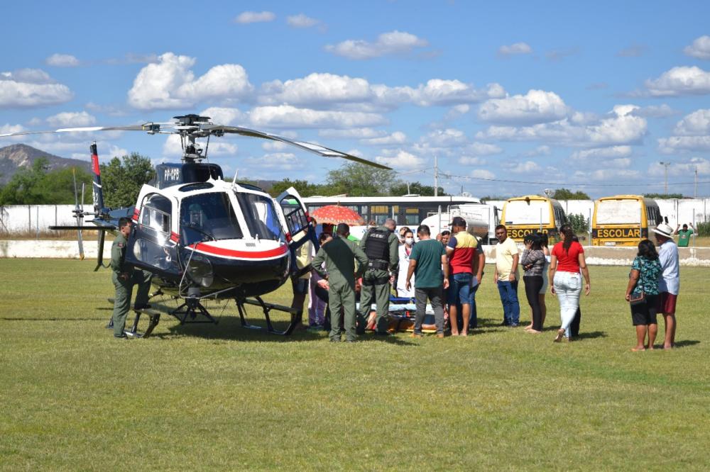 Helicóptero faz transferência de paciente em estado grave de São Mamede para João Pessoa