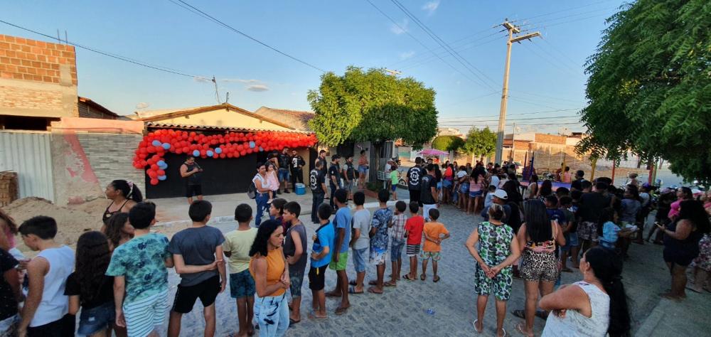 Grupo P.O. na Estrada realiza Festa das Crianças na cidade de Patos