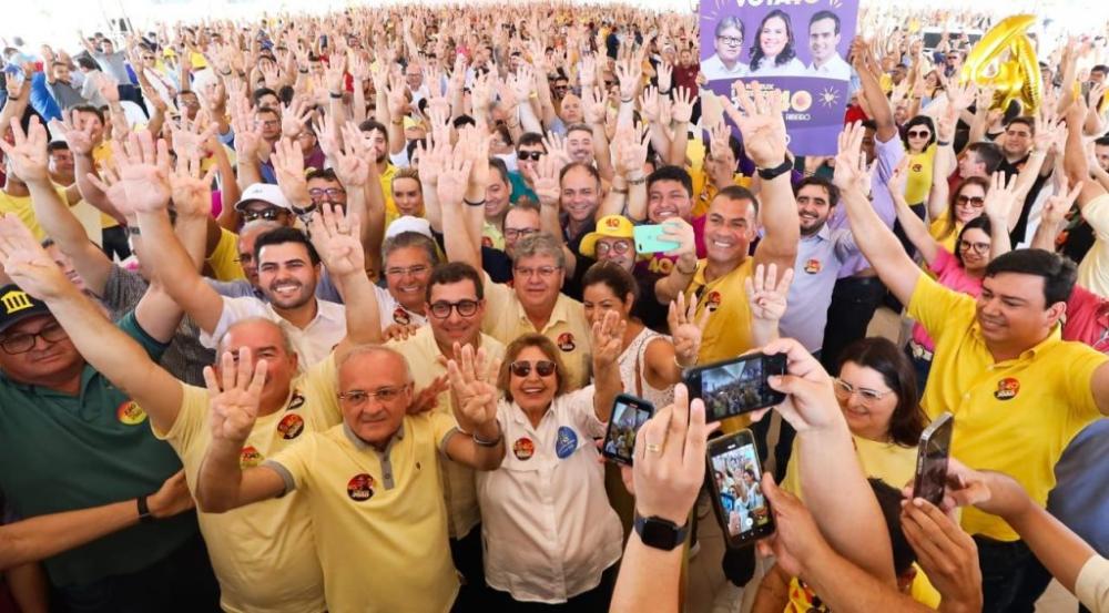 João reúne mais de 120 prefeitos, deputados e lideranças de todo estado em ato de apoio político, em Campina