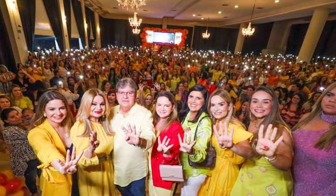 Mulheres se reúnem em evento de apoio a João Azevêdo, em João Pessoa