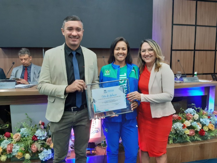 Ultramaratonista patoense é agraciada com Voto de Aplauso