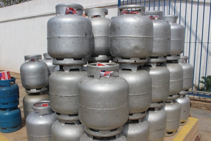 Manutenção em refinaria na Bahia afeta abastecimento de gás de cozinha na Paraíba