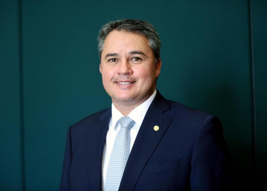 Efraim se coloca à disposição do Governo da Paraíba, mas descarta voltar à base: “Vou manter minha posição”
