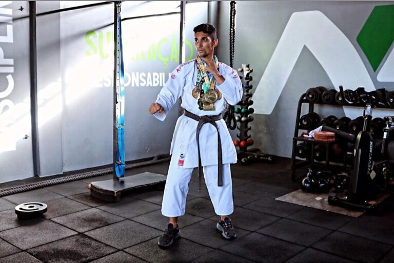 Atleta Jonathan Ferreira representará Patos no Campeonato Brasileiro de Karatê, em Trindade (GO)