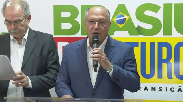 Alckmin anuncia campanha de vacinação em massa contra a Covid-19 em janeiro
