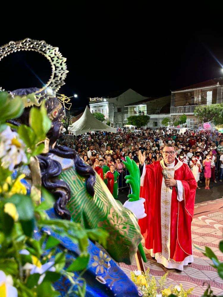 Milhares de fiéis participaram do encerramento da festa de Santa Luzia de 2022