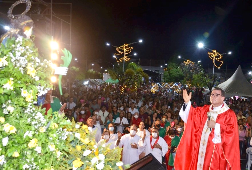 Padre Erivaldo Alves emite nota de agradecimento pela participação dos fiéis na Festa de Santa Luzia 2022