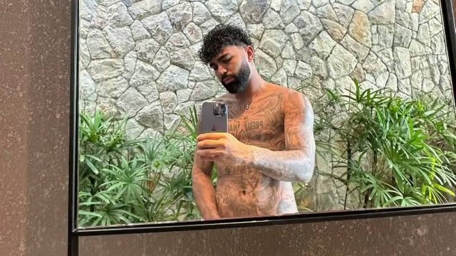 Gabigol posta foto sensual e aumenta a temperatura da web
