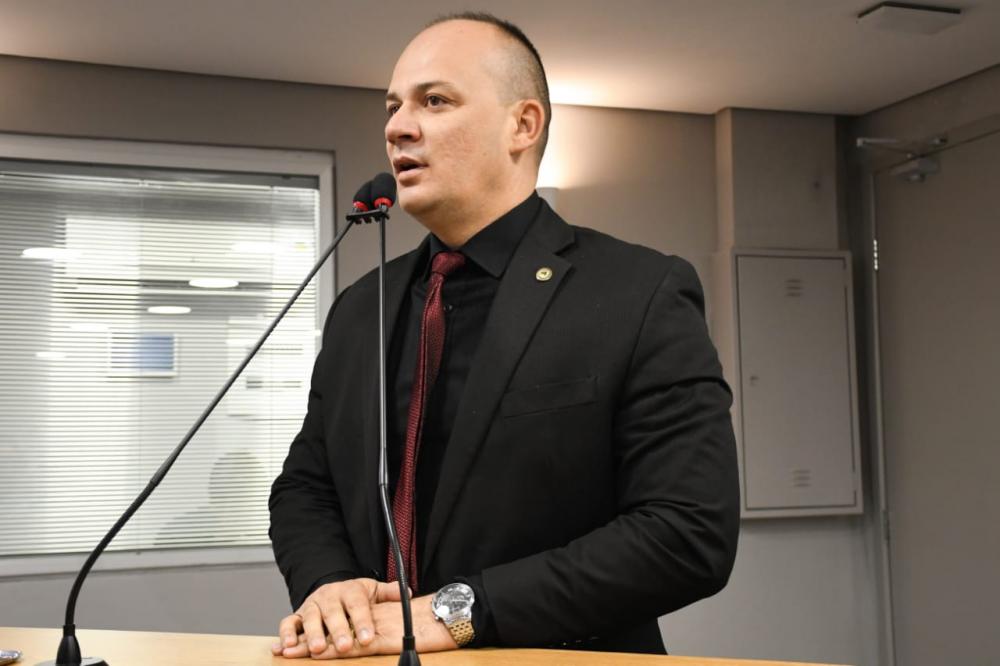 Cabo Gilberto diz que uso de banheiros por pessoas trans é imoral e critica MP: 