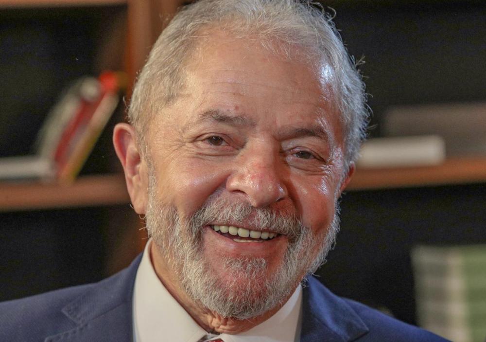 Lula apresenta relatório da transição e anuncia novos ministros