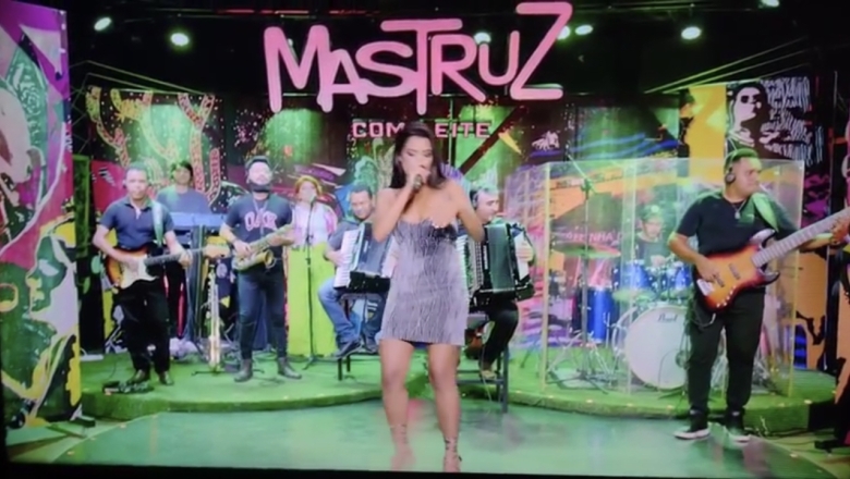 Cantora de Bonito de Santa Fé vence concurso e se torna a nova cantora da Banda Mastruz com Leite