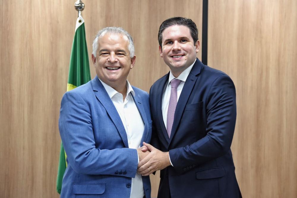 Hugo Motta solicita ao ministro o início das obras do Aeroporto de Patos