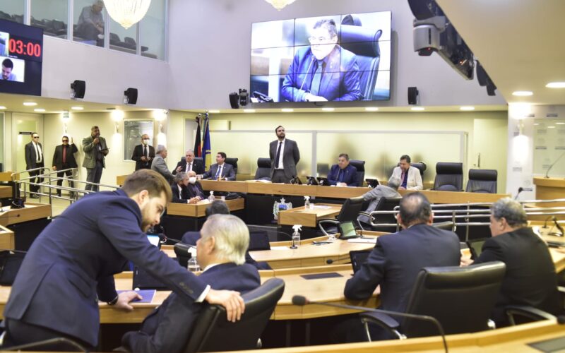 Deputados votam em bloco e aprovam contas de Ricardo e João de 2016 a 2021