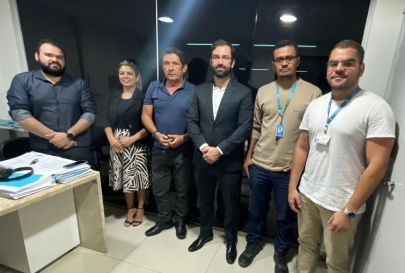 O secretário do Procon/Patos, Ítalo Torres, esteve reunido, nesta segunda-feira, dia 10 de abril, com representantes da Energisa PB quanto a uma parceria firmada entre ambas as entidades.