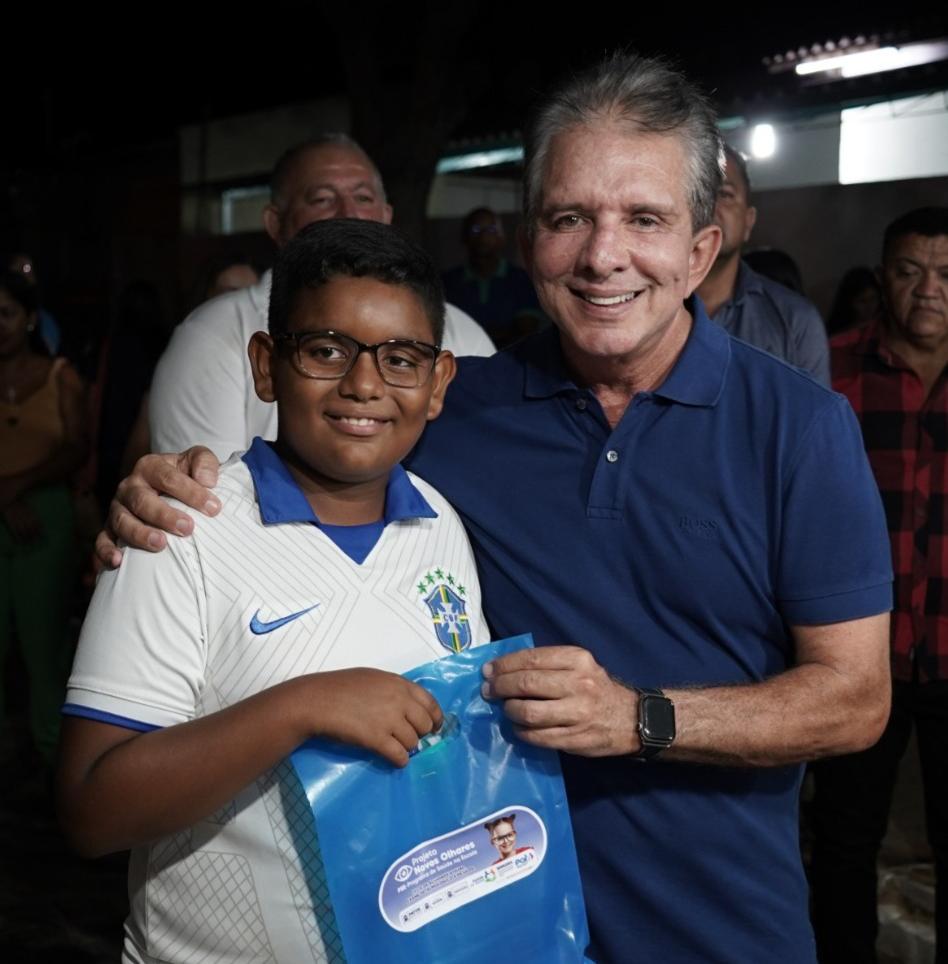 Prefeitura de Patos contempla mais alunos com distribuição de óculos e inaugura reforma e ampliação da Escola Humberto Lucena