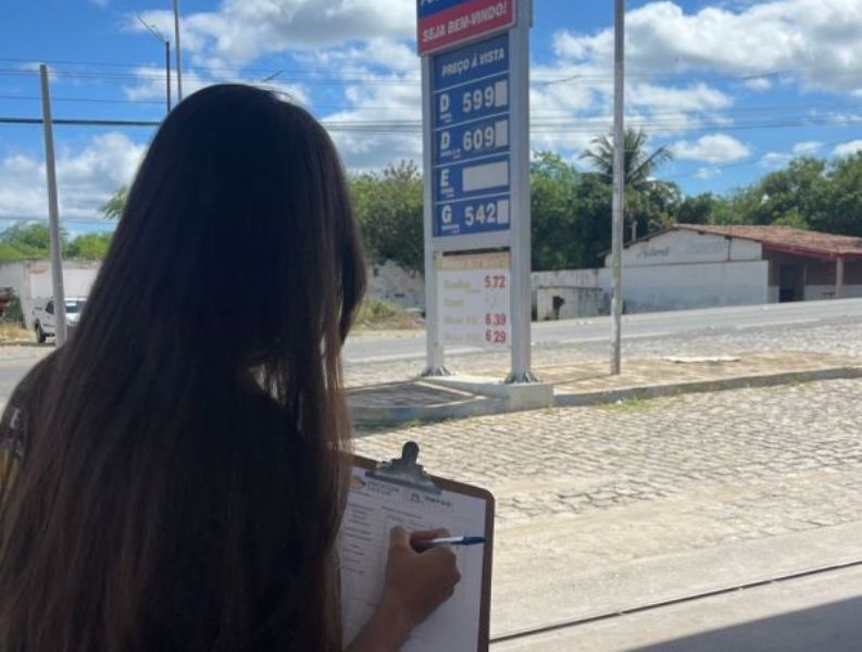 Procon/Patos verifica uma baixa no preço dos combustíveis após o anúncio da redução da gasolina e diesel*