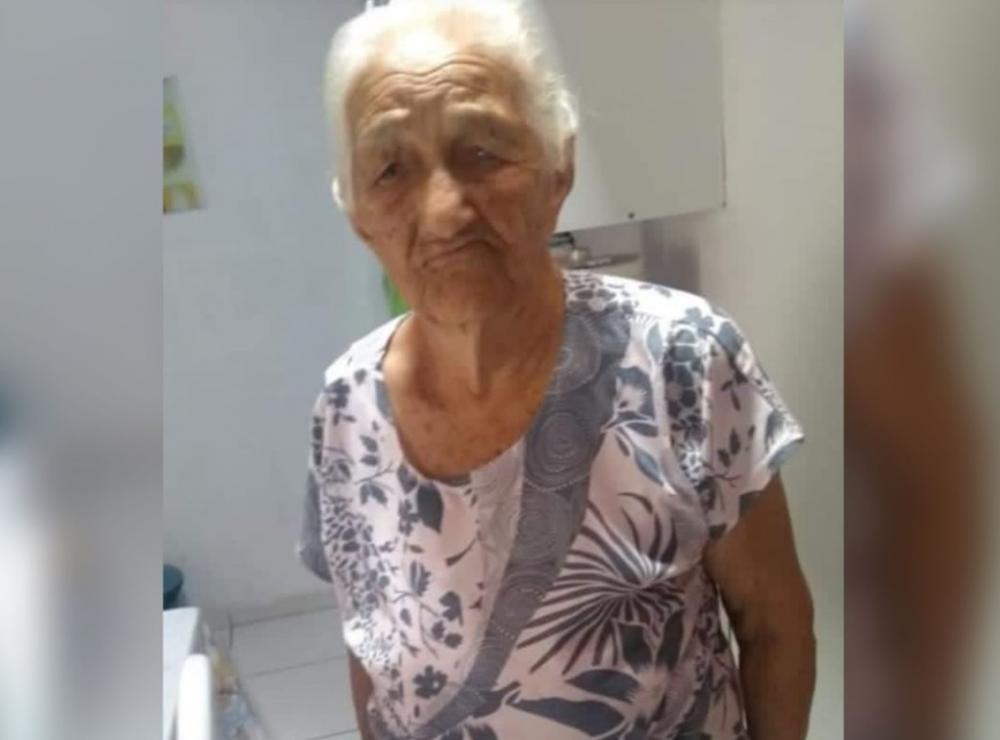 Dona Maria Gomes de Lucena celebra 102 anos, em Patos