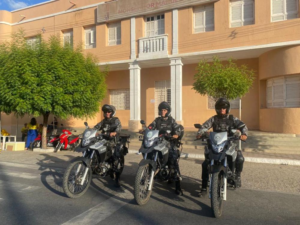 Polícia Militar realiza Operação ENEM nas cidades de Patos e Santa Luzia