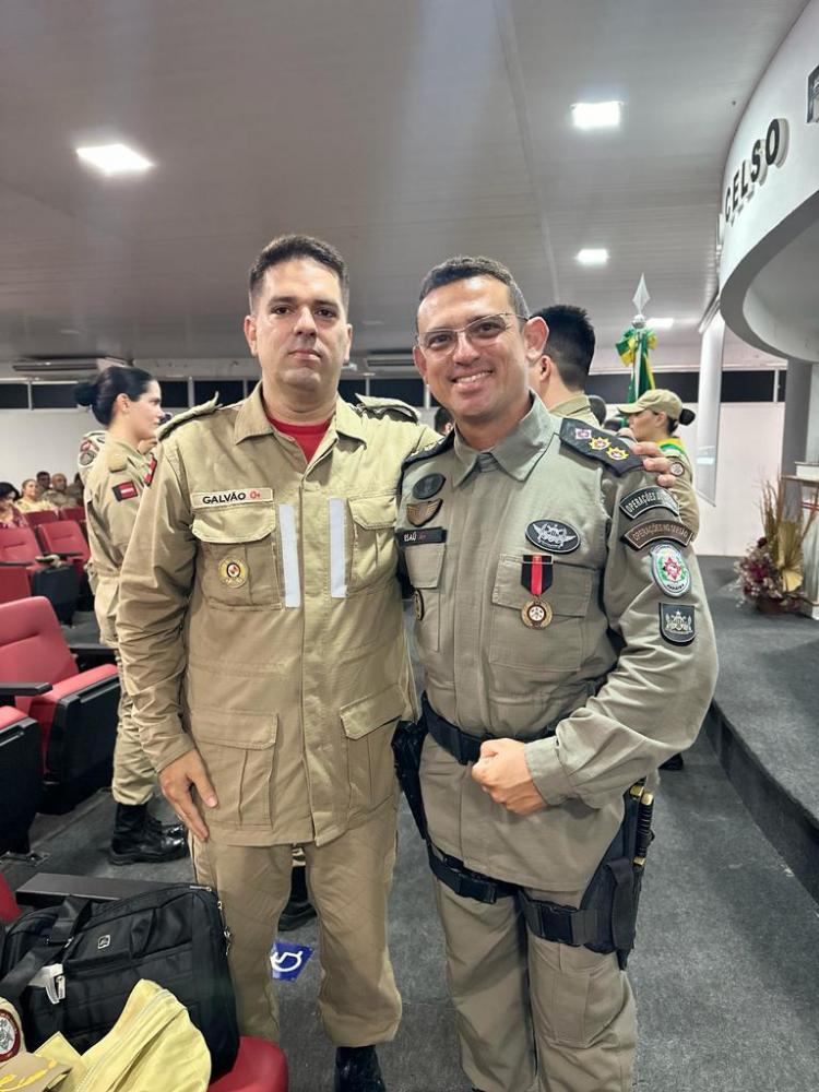Comandante do 3º BPM recebe homenagem do Corpo de Bombeiro Militar da Paraíba