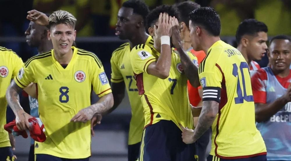 Brasil leva virada da Colômbia em noite de Luis Díaz, que se emociona com pai no estádio