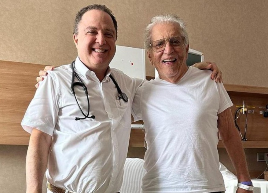 Carlos Alberto de Nóbrega recebe alta após hemorragia cerebral