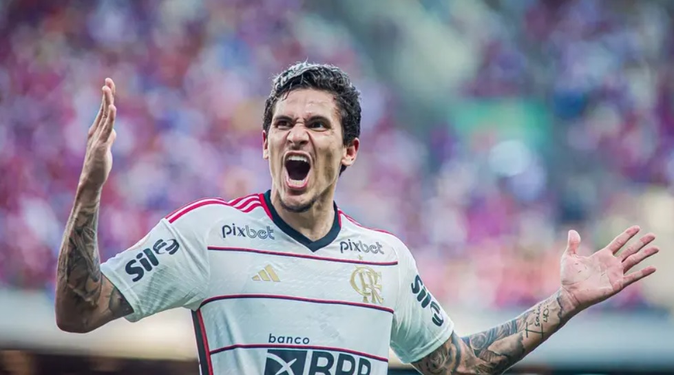 Flamengo vence o América-MG, chega à vice-liderança e acirra briga por título do Brasileirão