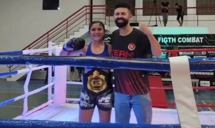 Atleta de projeto de extensão da UEPB Campus Patos ganha cinturão em disputa de kickboxing