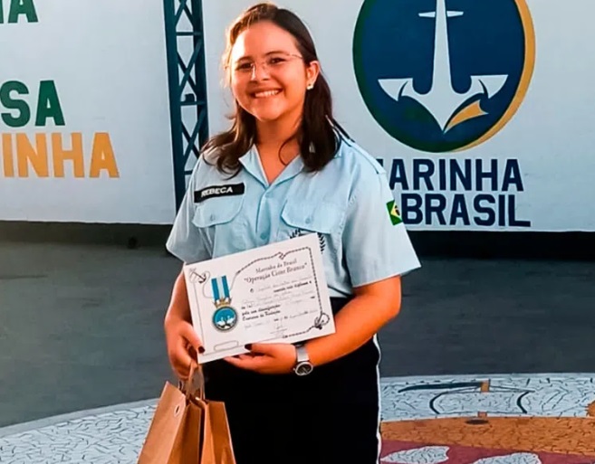 Aluna de escola pública de João Pessoa conquista 1º lugar em concurso nacional de redação da Marinha