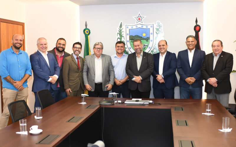 João e Carlos Lupi firmam parceria para otimizar atendimento aos paraibanos nos serviços do INSS