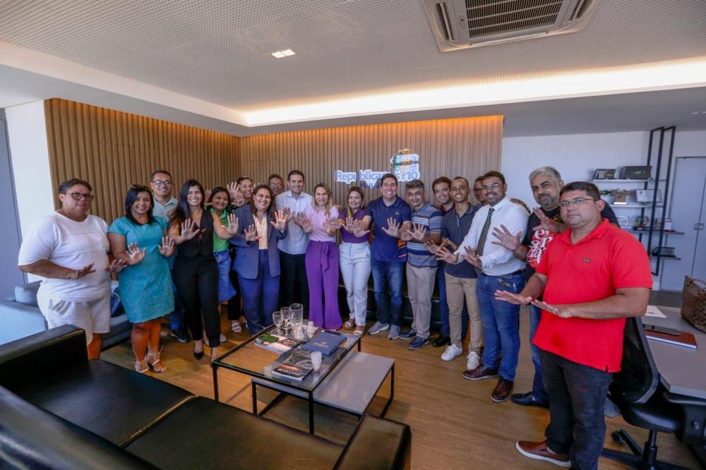 Prefeita de Bayeux e vereadores se filiam ao Republicanos 