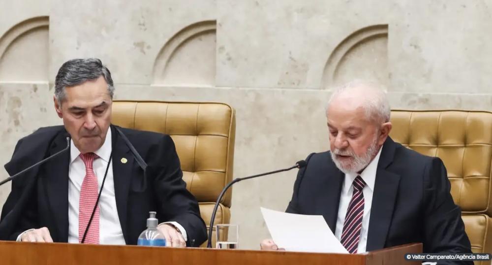 No STF, Lula defende regulação das redes sociais no país