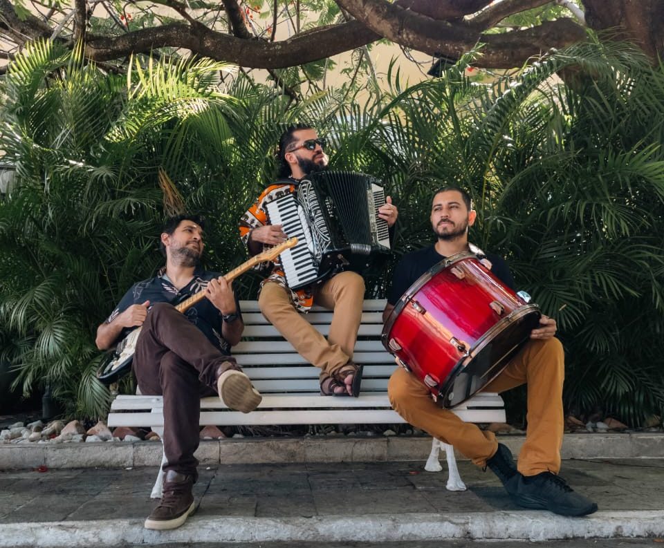 Banda Os Gonzagas faz turnê pela Alemanha enaltecendo compositores da Paraíba