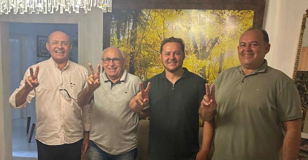 'Fumaça Branca em São Mamede': ex-candidatos da Oposição em 2020, Pedro Barbosa e Edielson Pinicaca, anunciam adesão ao grupo de Situação