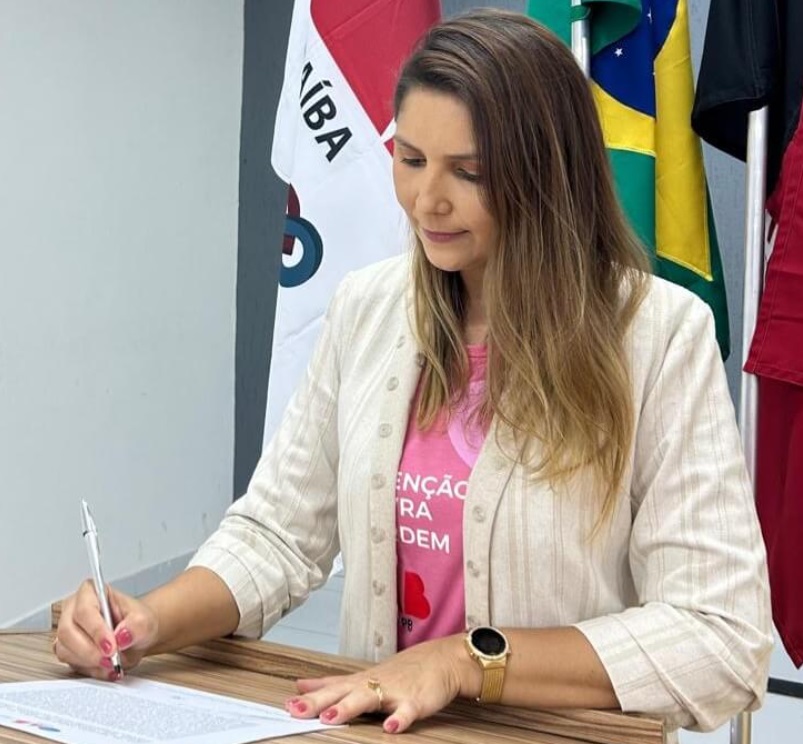 Gislene Maciel assume Presidência da OAB Patos