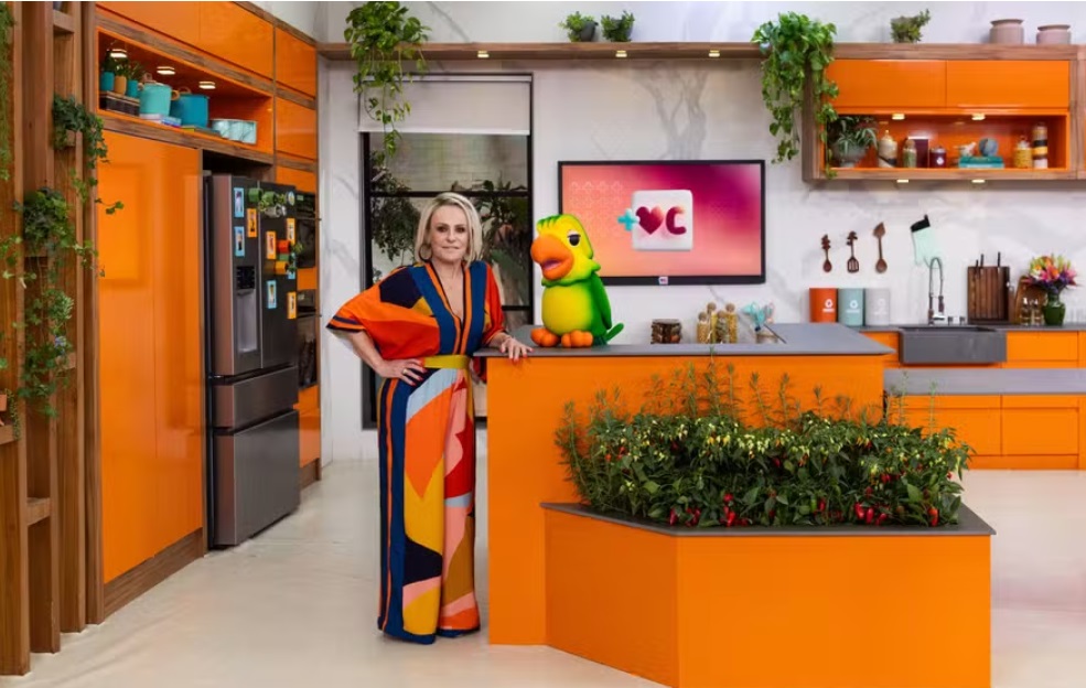 Ana Maria Braga estreia novo cenário do ‘Mais você’ na volta das férias e apresenta um Louro Mané ‘repaginado’