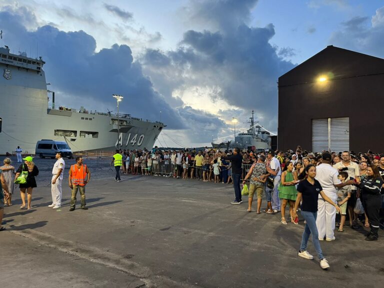 Maior navio de guerra da América Latina encerra visitação em Cabedelo e segue para manobras militares no mar