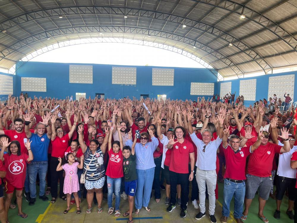Veneziano participa de ato conjunto de filiações e apresentação das pre-candidaturas a Prefeita e a Vice do Republicanos e MDB em Água Branca