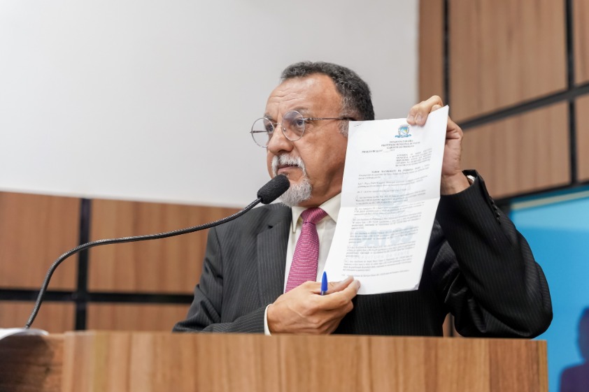 Profissionais do magistério são homenageados com Voto de Aplauso pelo seu dia