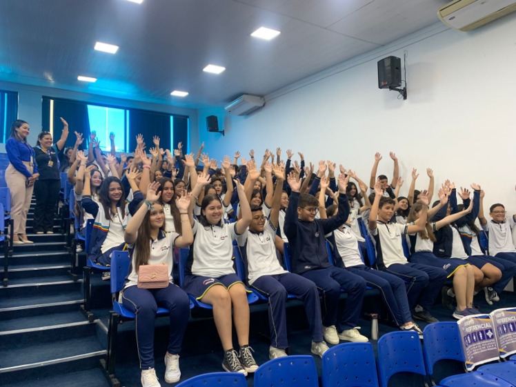 Eletiva: alunos da Ágape visitam câmara e conhecem atribuições do Poder Legislativo