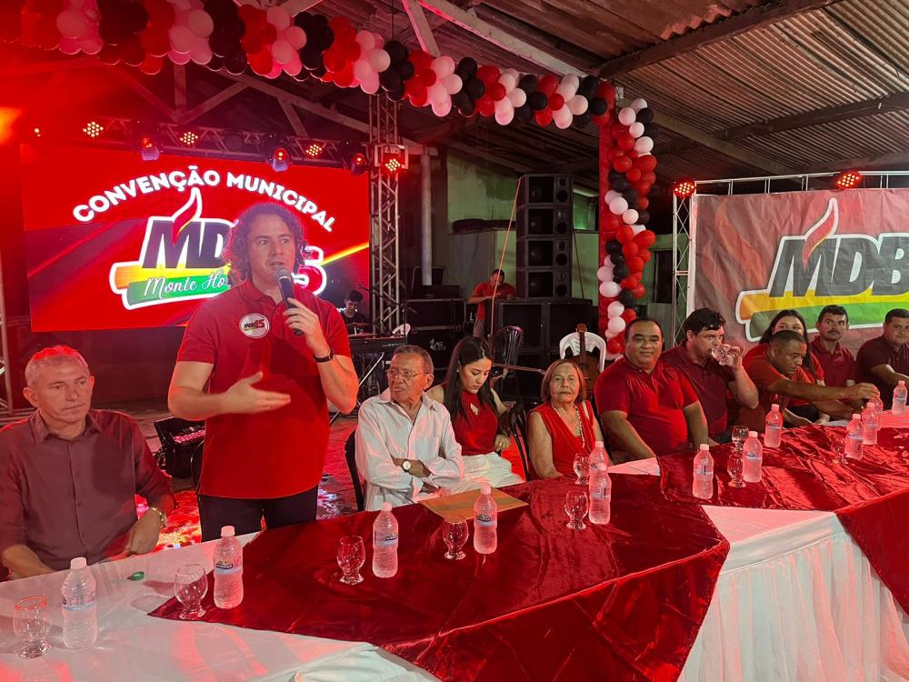 Veneziano participa de ato de filiações e lançamento da pré-candidatura de Milena Nogueira a Prefeita de Monte Horebe